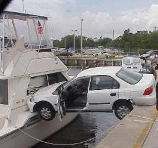 Funny Accident Photos on Funny Car Accident Jpg