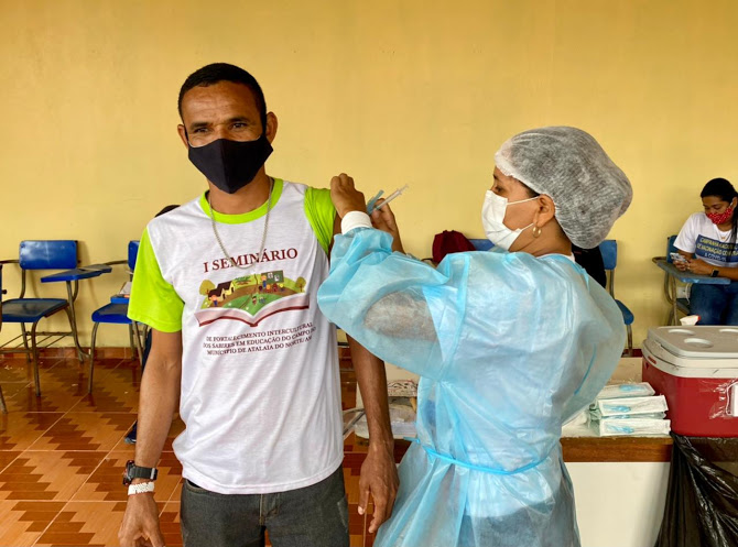 Atalaia do Norte é o primeiro município do Amazonas a imunizar professores contra a Covid-19