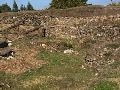 Hispania: Viladonga hill-fort  by E.V. Pita (2017)  / Link: https://archeopolis.blogspot.com/2017/10/hispania-viladonga-hill-fort-castro-de.html  / Castro de Viladonga (Castro de Rei)  por E.V. Pita (2017)