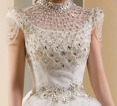 <img src="10.webp" alt="Wedding Dress">