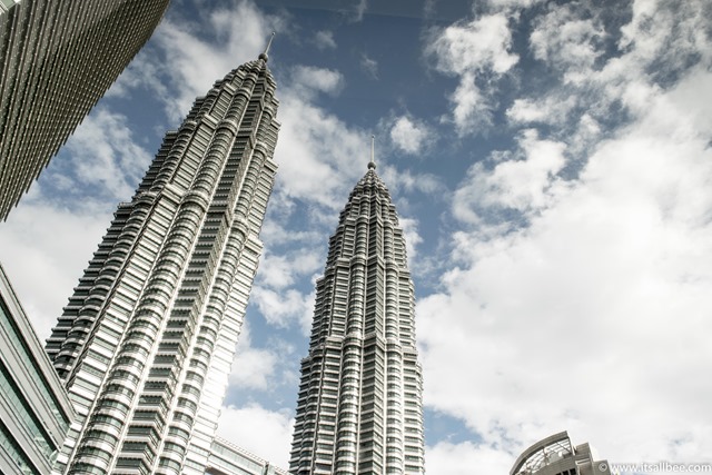 Malaysia -  Petronas Towers  - Kuala Lumpur-6