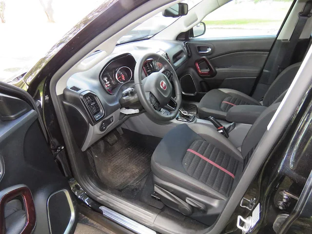 Fiat Toro 1.8 Flex - interior