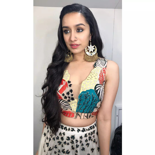 Shraddha Kapoor Long Wavy Hair