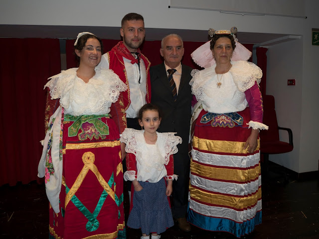 Carmensita Bellettieri regista, Raffaele Cutolo regista, costumi tradizionali di San Paolo Albanese, costumi tradizionali di Barile, cugliaccio matrimoniale di San Costantino Albanese, corone matrimoniali di San Costantino Albanese