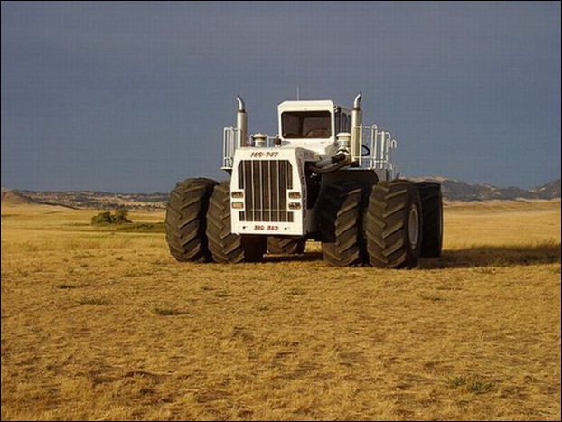 Big Bud 747 tractor 10