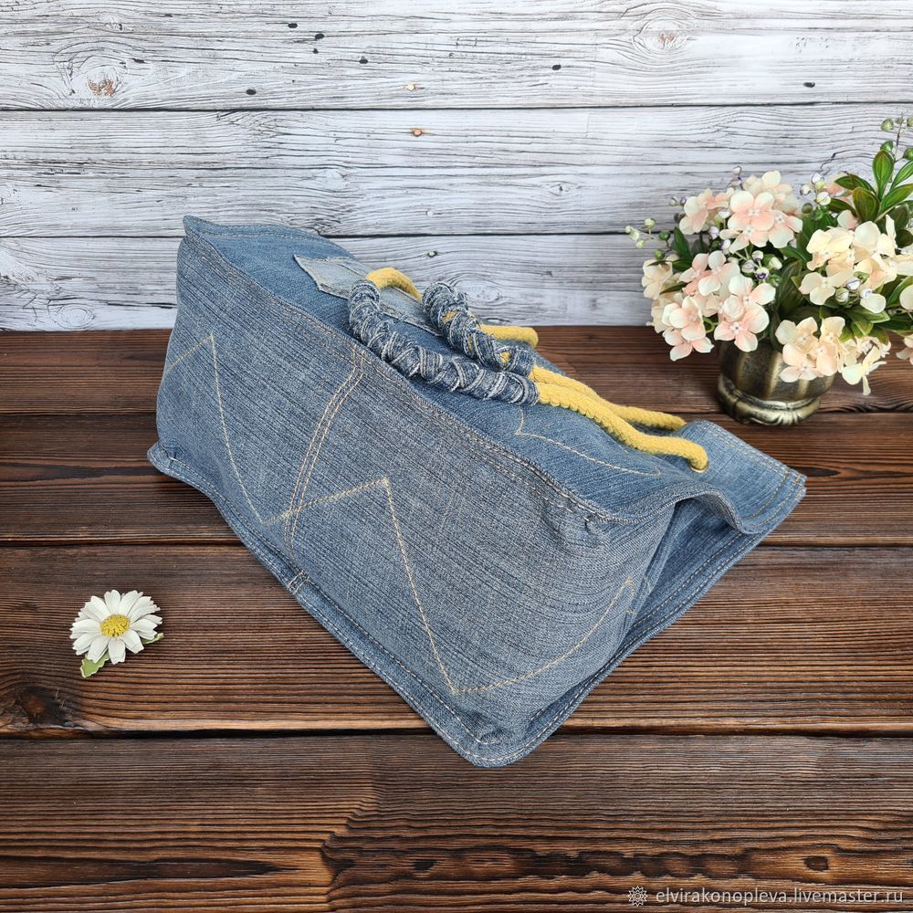 How to Make a Denim Round Handbag Out of Old Jeans | Upcycle Craft | Bag  Tutorial |DIY Round Handbag - YouTube