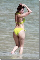 stephanie-seymour-bikini-hot-vacation-06