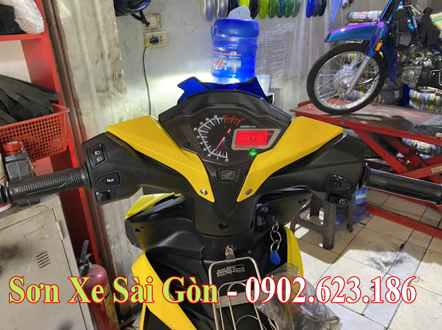 Xe Honda Winner 150 sơn  màu vàng tươi cực đẹp