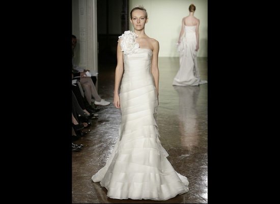 Vera Wang Calla Lily wedding dress From Denny The big buzz is So what is 