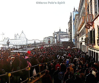 Crowded-Venice-waterfront