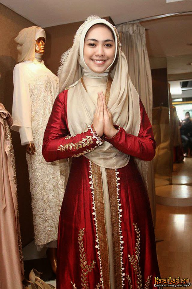 10 Model Baju Muslim Gamis Syar i ala Artis Oki Setiana 