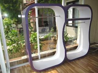 Etalase Display Pakaian Unik - Furniture Semarang