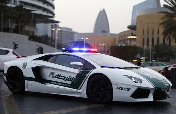 mobil polisi dubai