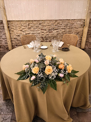 Arreglos florales para las mesas de las bodas