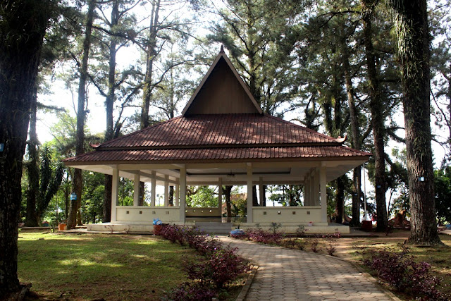 Bangunan Aula di Rawa Pening