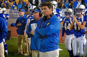 Coach Taylor Friday Night Lights 