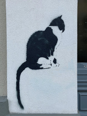 Katze, auf eine Fassade gesprayt