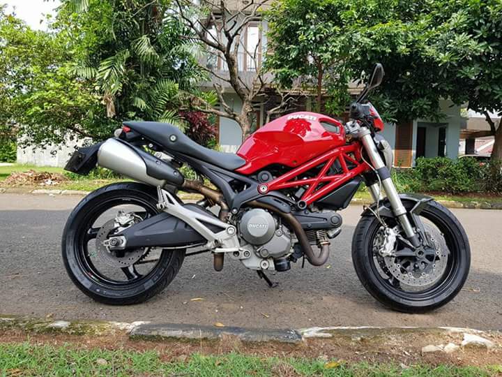 Bursa Moge  Bekas DUCATI  696 2011 LAPAK MOTOR BEKAS MOTKAS