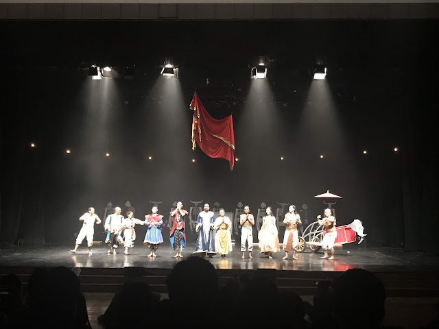Foto penampilan seluruh pengisi acara pasca teater usai