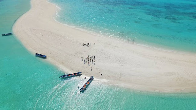 Pantai Ngurtafur - Pulau warbal - Maluku Tenggara