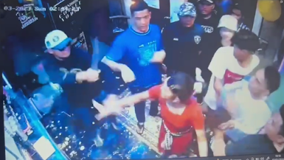 Terekam CCTV, Pelaku Pembacokan di Klub Malam Palembang Belum Tertangkap 