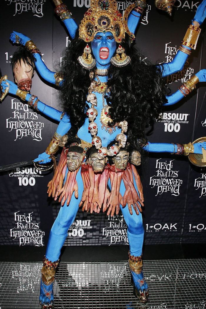 17 Awesome Pictures Of Heidi Klum Mastering Halloween Costumes