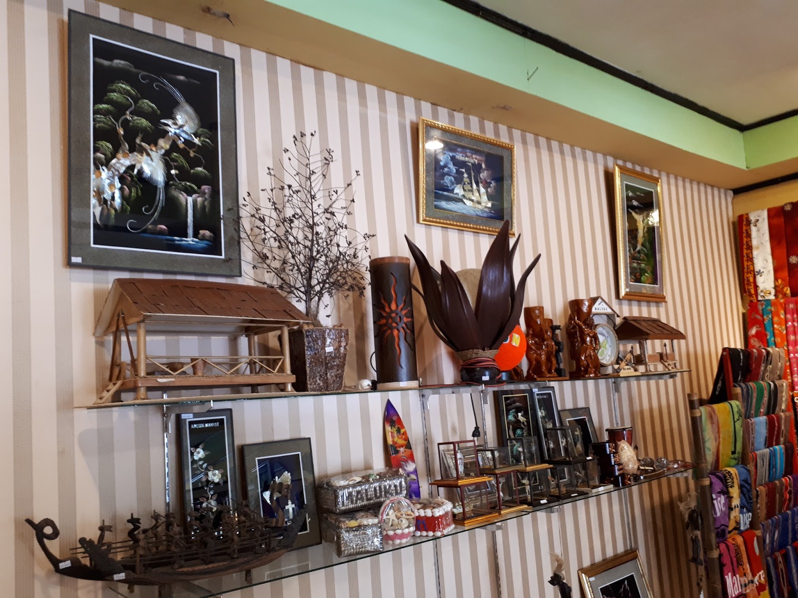 Souvenir Khas Maluku | The Ambon Manise Shop | Oleh-oleh
