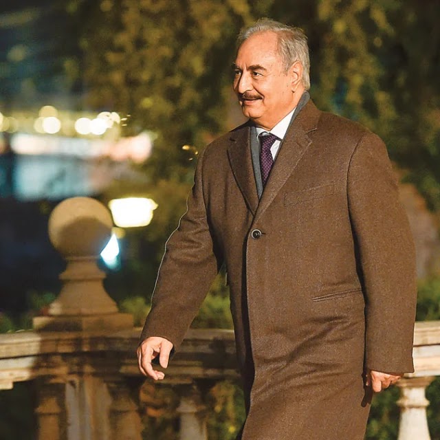 Χαφτάρ : Ο υπασπιστής του Καντάφι που συμμετείχε στην ανατροπή του 