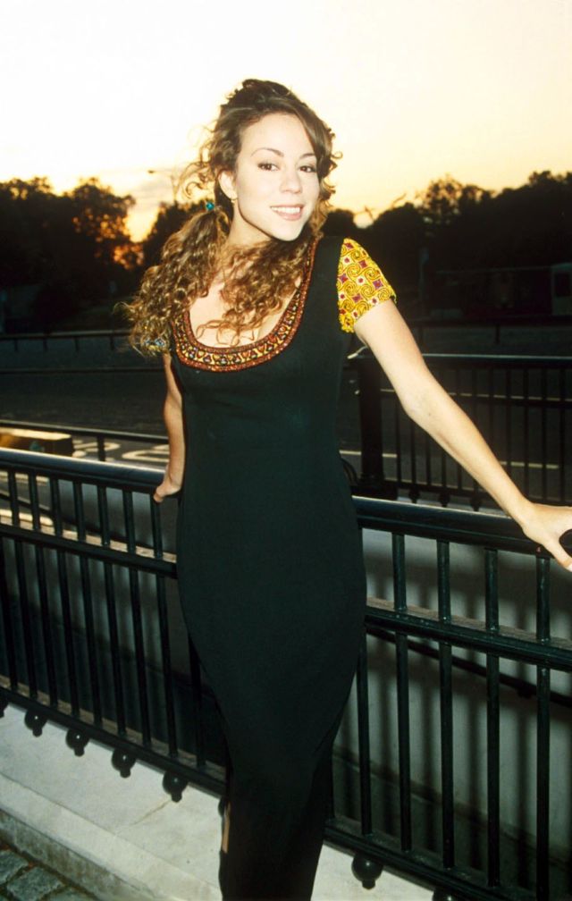 35 Beautiful Pics of Young Mariah Carey That Defined Her Fashion Style