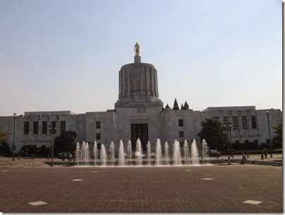IMG_3310 Wall of Water Fountain in front of Oregon State Capitol in Salem, Oregon on September 4, 2006