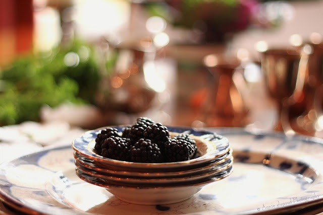 plate of blackberries