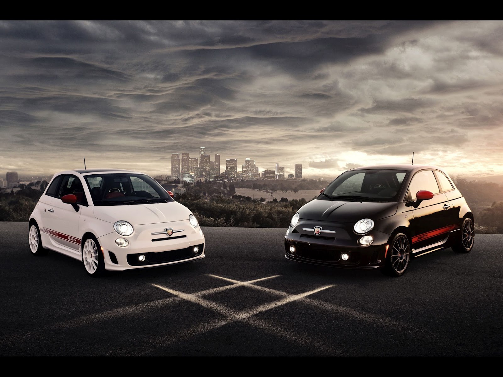 Wallpapers of beautiful cars: Fiat 500 Abarth