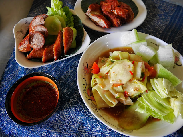 Papaya salad, Lao Sausage, and Fried chicken