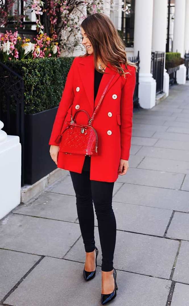 elegant fall outfit idea to copy right now / red blazer + heels + skinnies + bag 