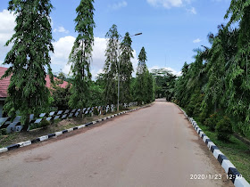 Cuaca panas jalan masuk mess