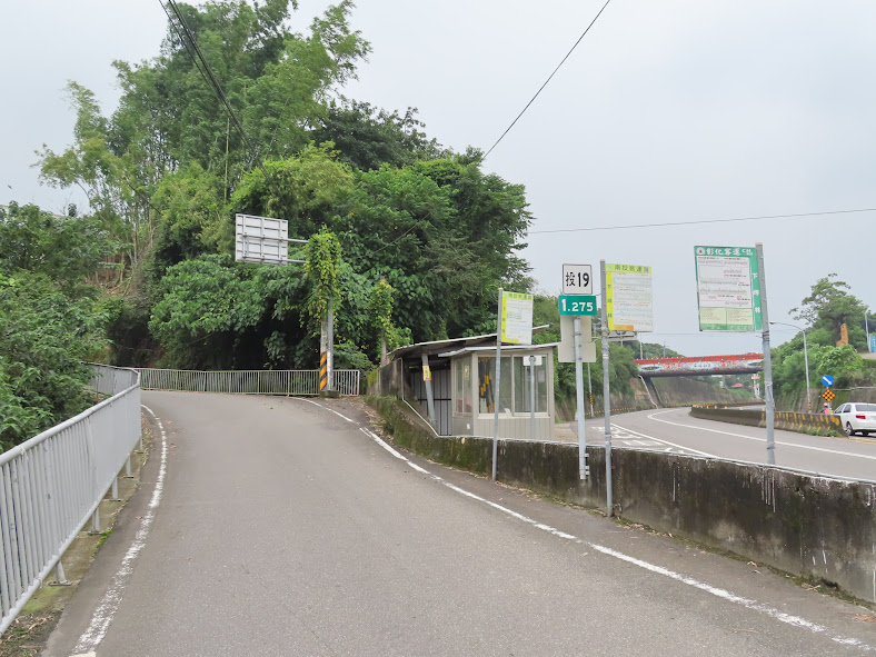 蛋頭的奇想世界 九九峰山腳下 投19線