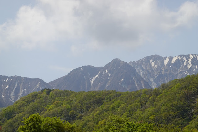 鳥取県西伯郡大山町豊房 香取 牧草地から大山の眺望