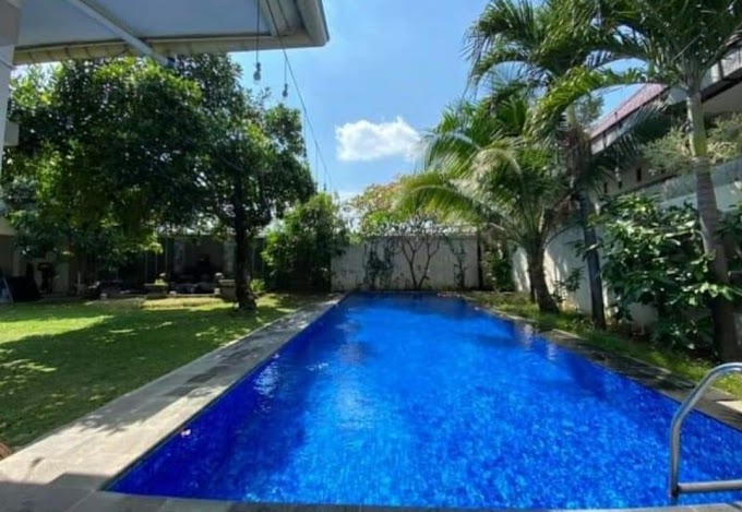 Rumah Mewah Luxury Eropa Kolam Renang Tanah Halaman Luas Kawasan Elite Pusat Kota Manahan Solo