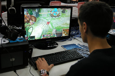 Gamer Online yang Menghasilkan Uang