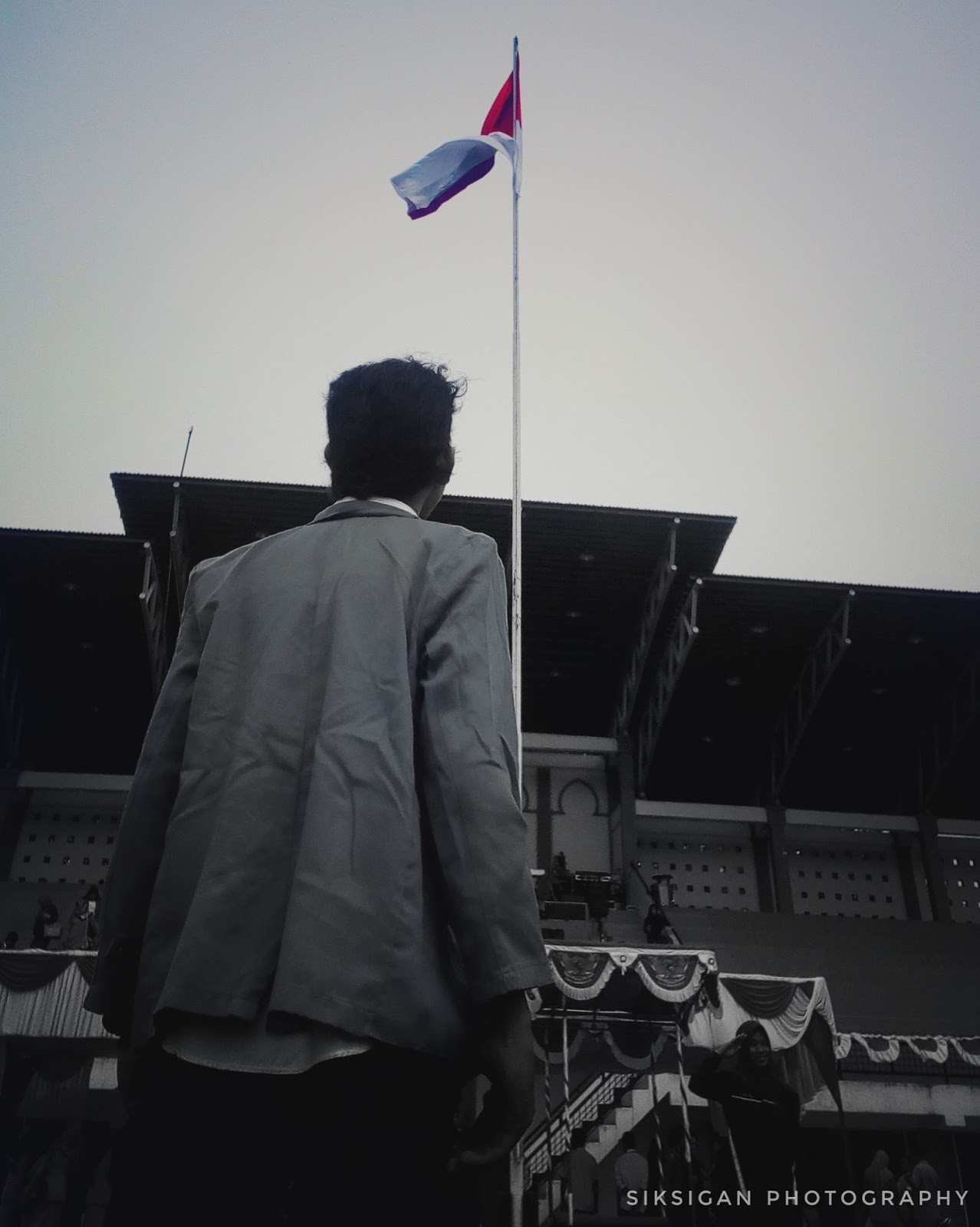  Gambar Kartun Orang Sedang Upacara  Bendera Gambar  Gokil