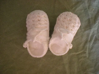sandalias de bebe, primera postura bebe, primeros zapatos bebe, patucos lana
