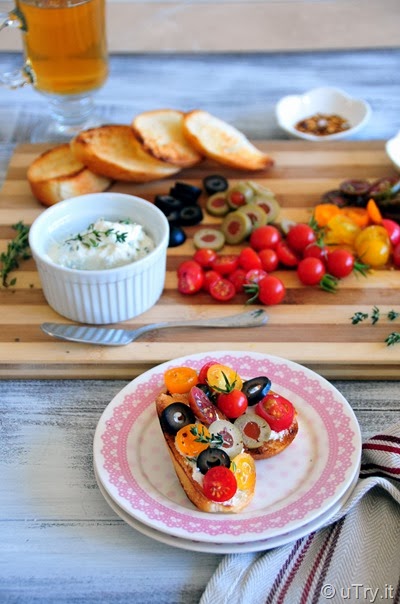 Herbed Goat Cheese Crostini—Easy Entertaining Recipe