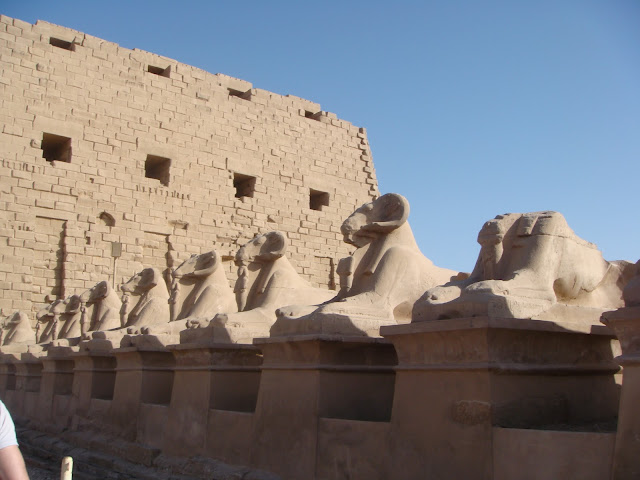 Karnak Tapınağı Girişi