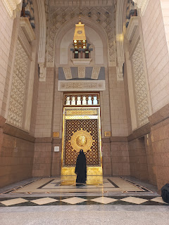 Pintu Masjid Nabawi yang menjadi salah satu referensi pintu masjid terbaik di dunia
