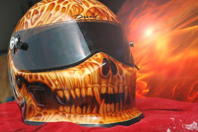 20 Cool and Creative Motorcycle Helmet Designs (20) 17