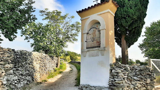 percorso dei 10 capitelli soave