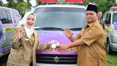 Bupati Musi Rawas Serahkan Bantuan Mobil Ambulan Desa