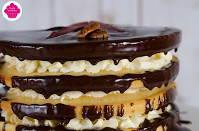 Gâteau nu à la banane, aux noix de pécan et au chocolat - Chocolate, Banana naked cake - Foodista #13