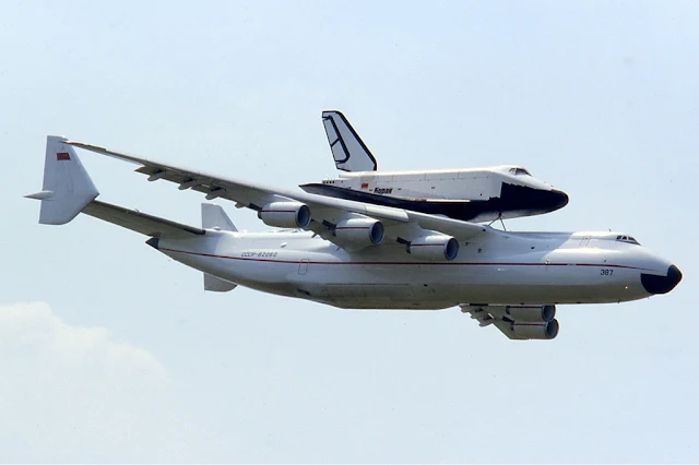 Antonov An-225 with Buran atop at the Paris Air Show