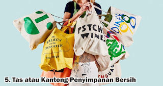 Tas atau Kantong Penyimpanan Bersih merupakan salah satu barang yang wajib kamu bawa ketika bepergian saat polusi